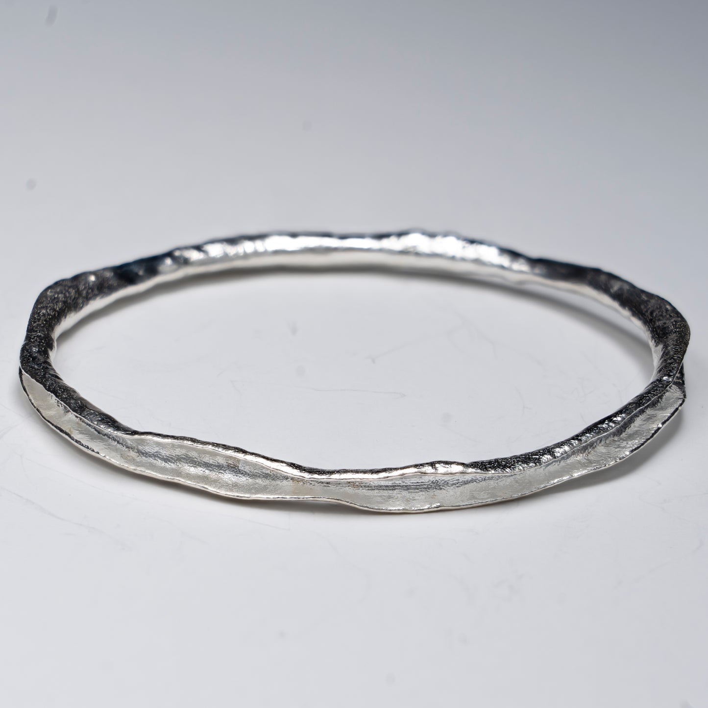 Empty pod bangle