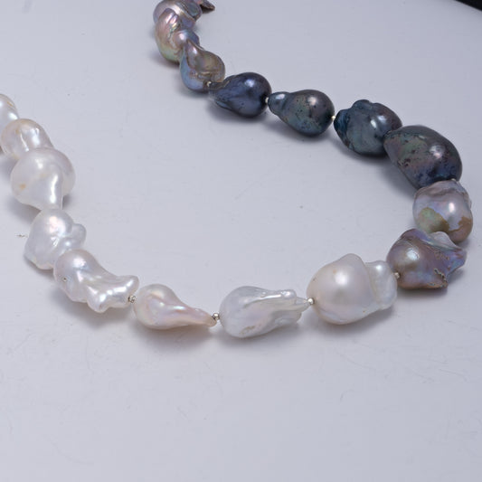 Baroque pearl necklace