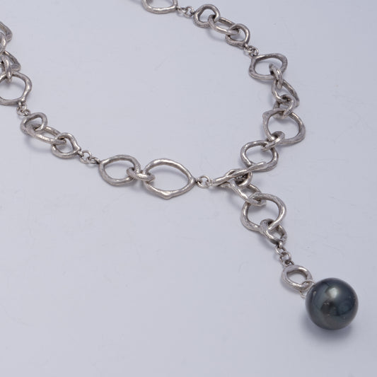 Tahitian pearl necklace