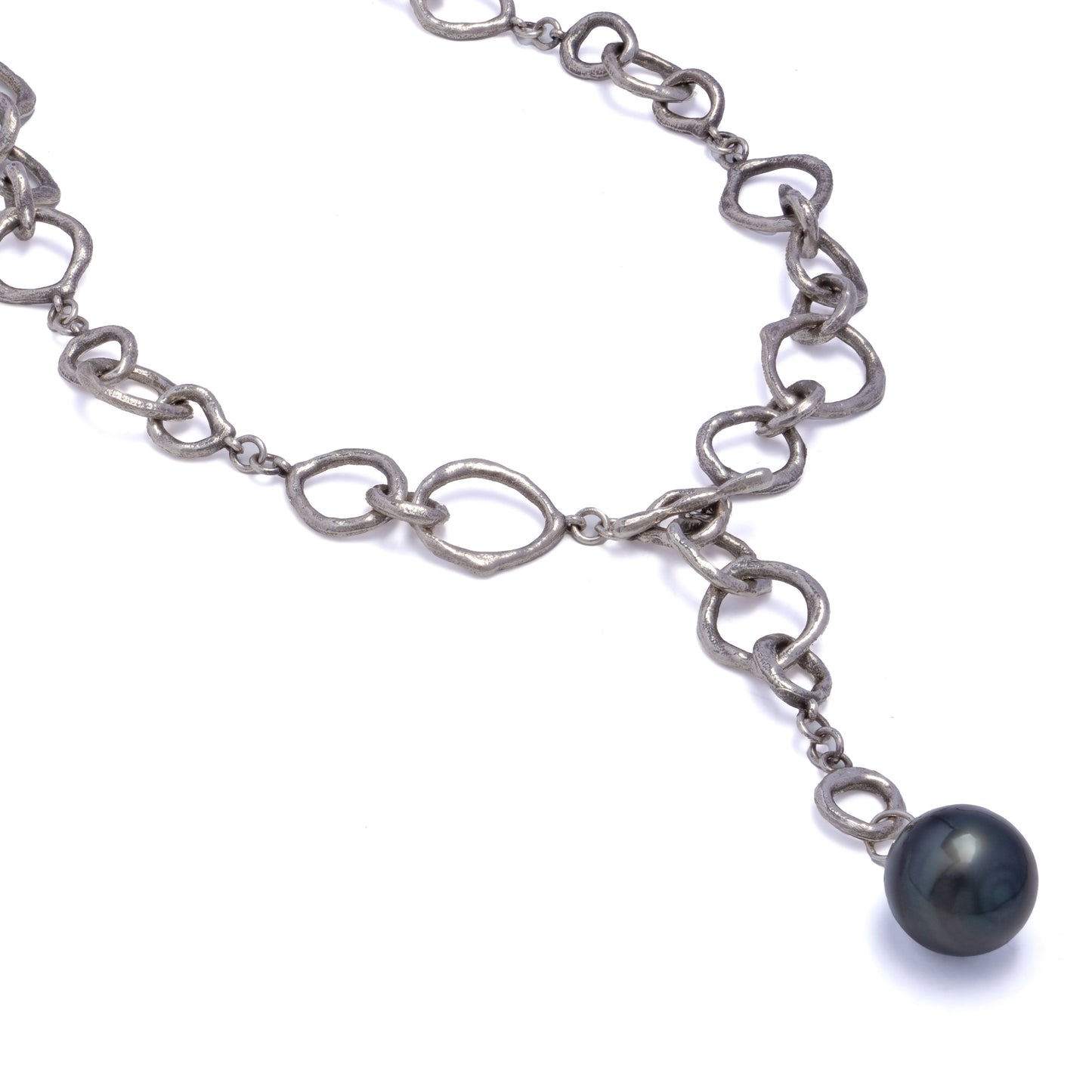 Tahitian pearl necklace