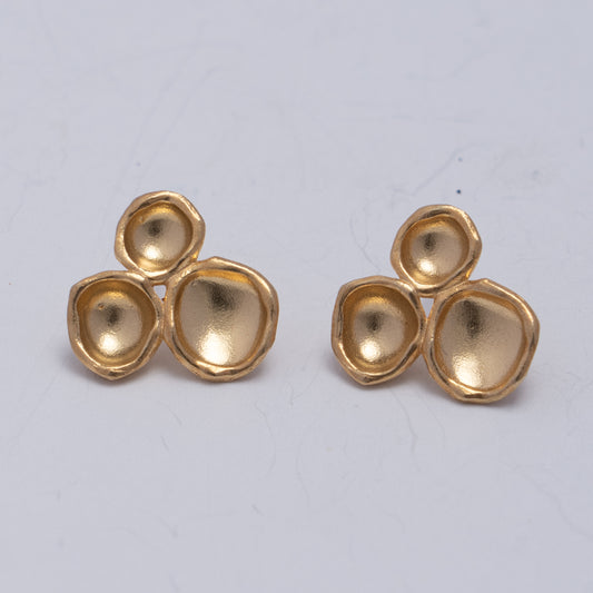 Lilypod stud earrings