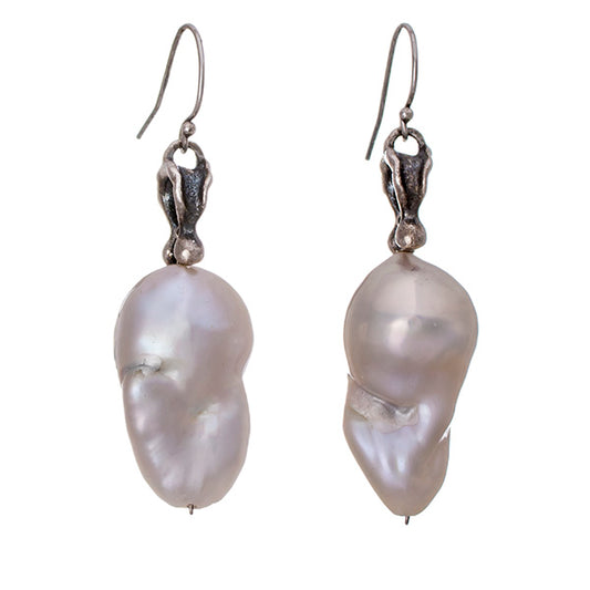 Baroque pearl earrings