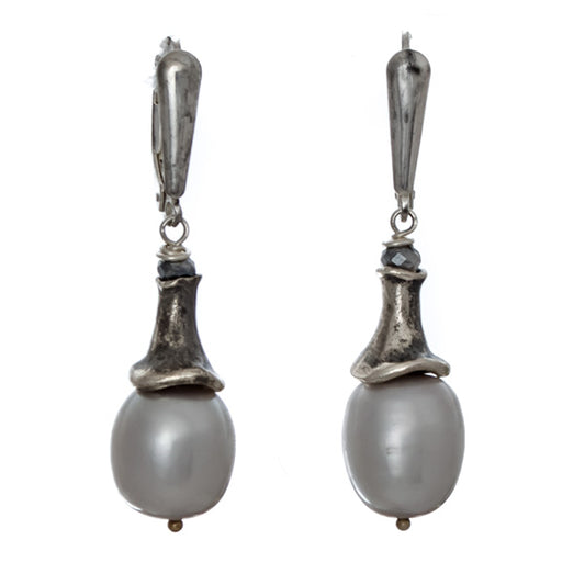 Grey pearl earrings