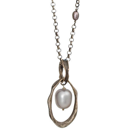 Silver pearl necklace